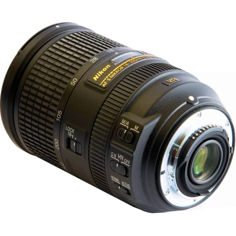 Nikon AF-S DX NIKKOR 18-300mm f/3.5-6.3G ED VR